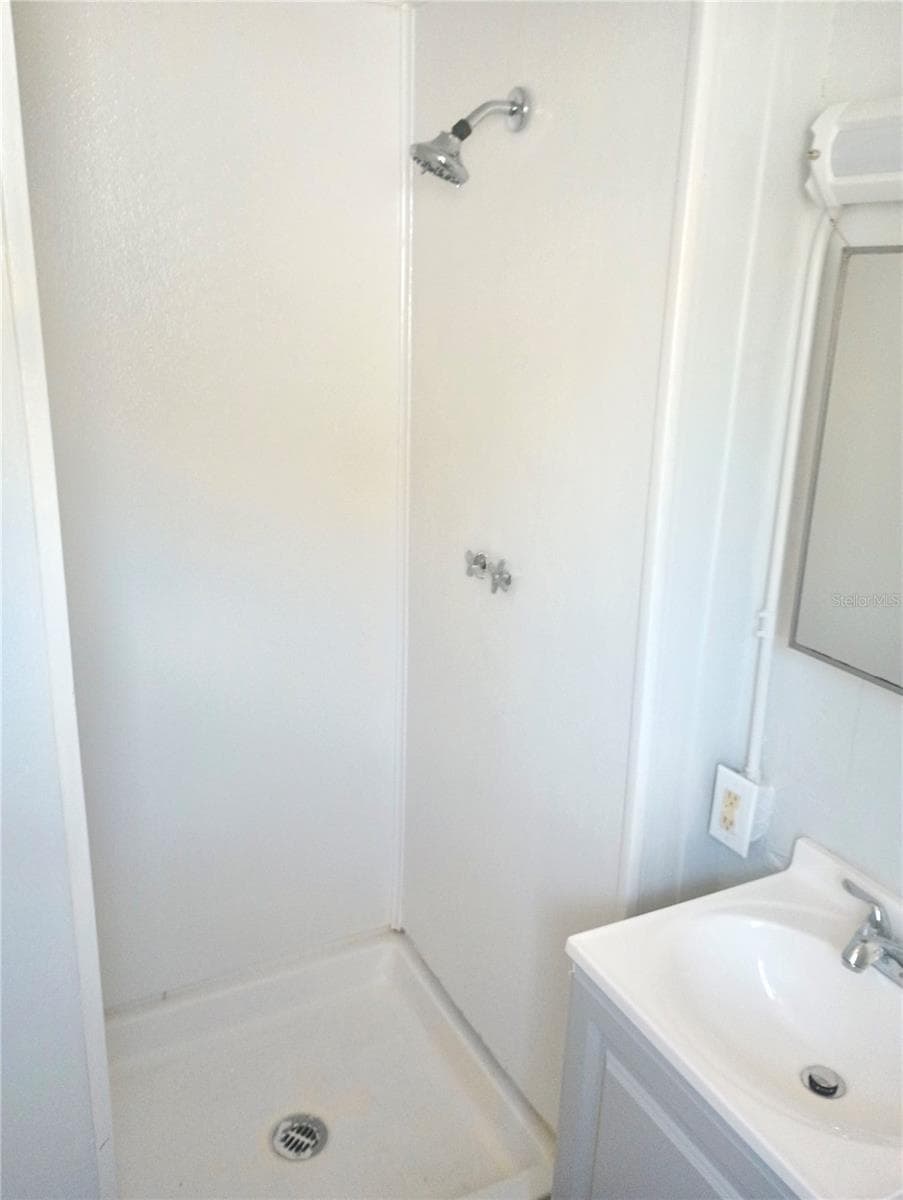 Unit A - 1334 WOODWARD AVE, HOLLY HILL