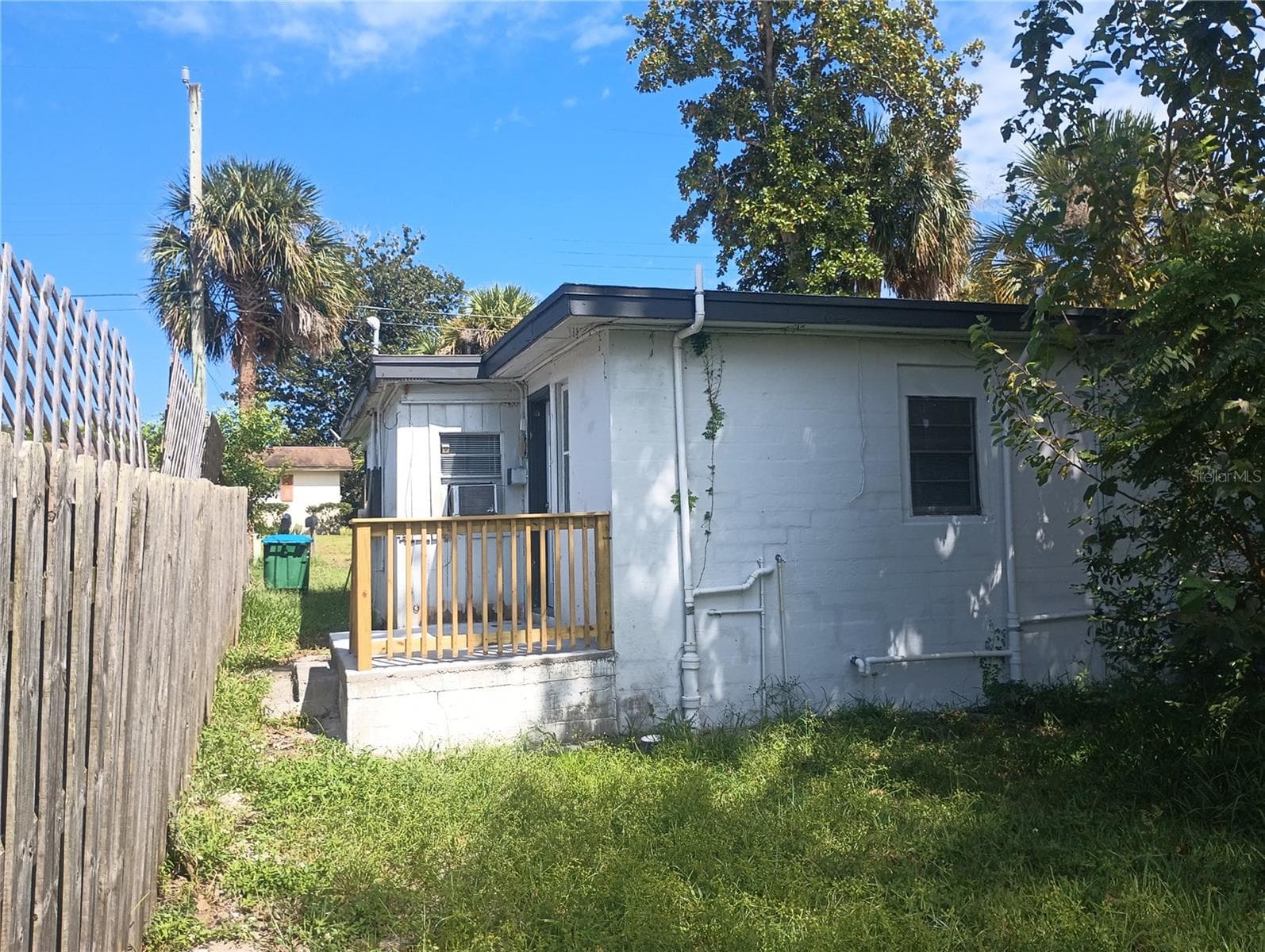 Unit A Porch - 1334 WOODWARD AVE, HOLLY HILL