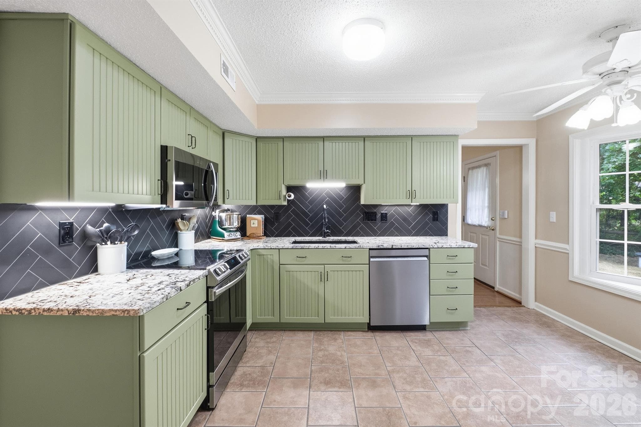 Single Family Residence at 6421 Whitewater Drive, Charlotte, photo 8 of 28