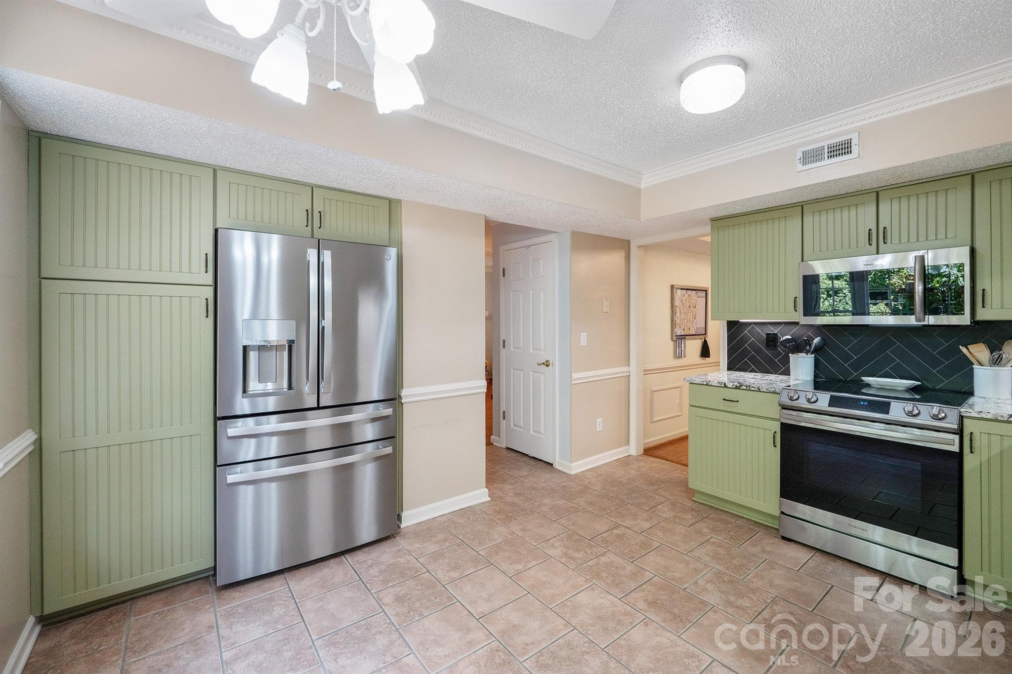 Single Family Residence at 6421 Whitewater Drive, Charlotte, photo 10 of 28