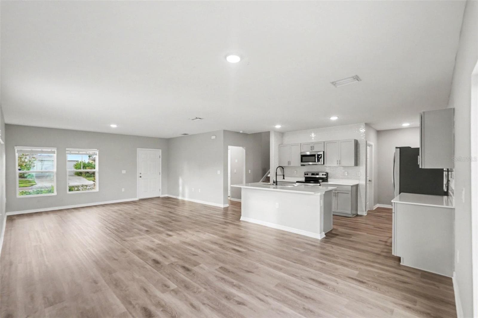 Single Family Residence at 12809 BENT TWIG DR, RIVERVIEW, photo 4 of 16
