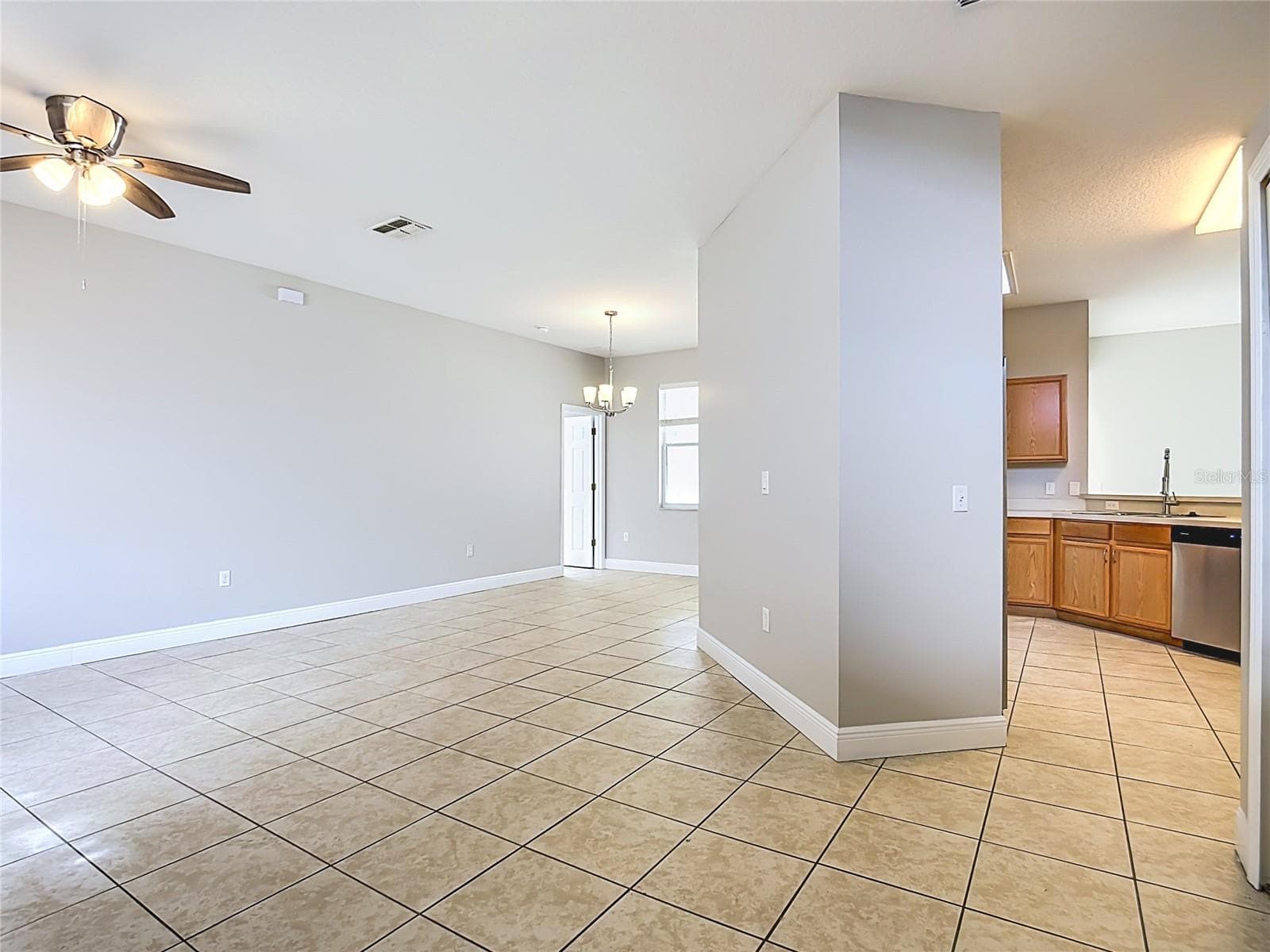 Single Family Residence at 939 GASCONY CT, KISSIMMEE, photo 2 of 34