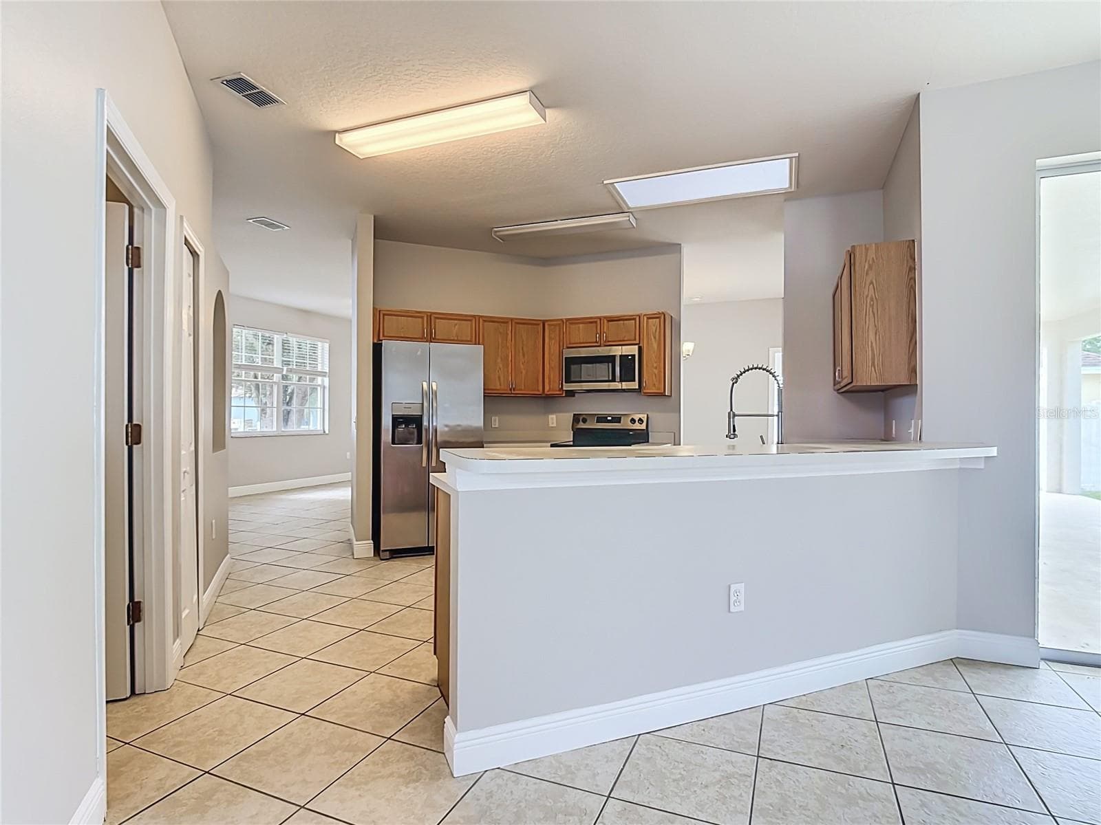 Single Family Residence at 939 GASCONY CT, KISSIMMEE, photo 9 of 34