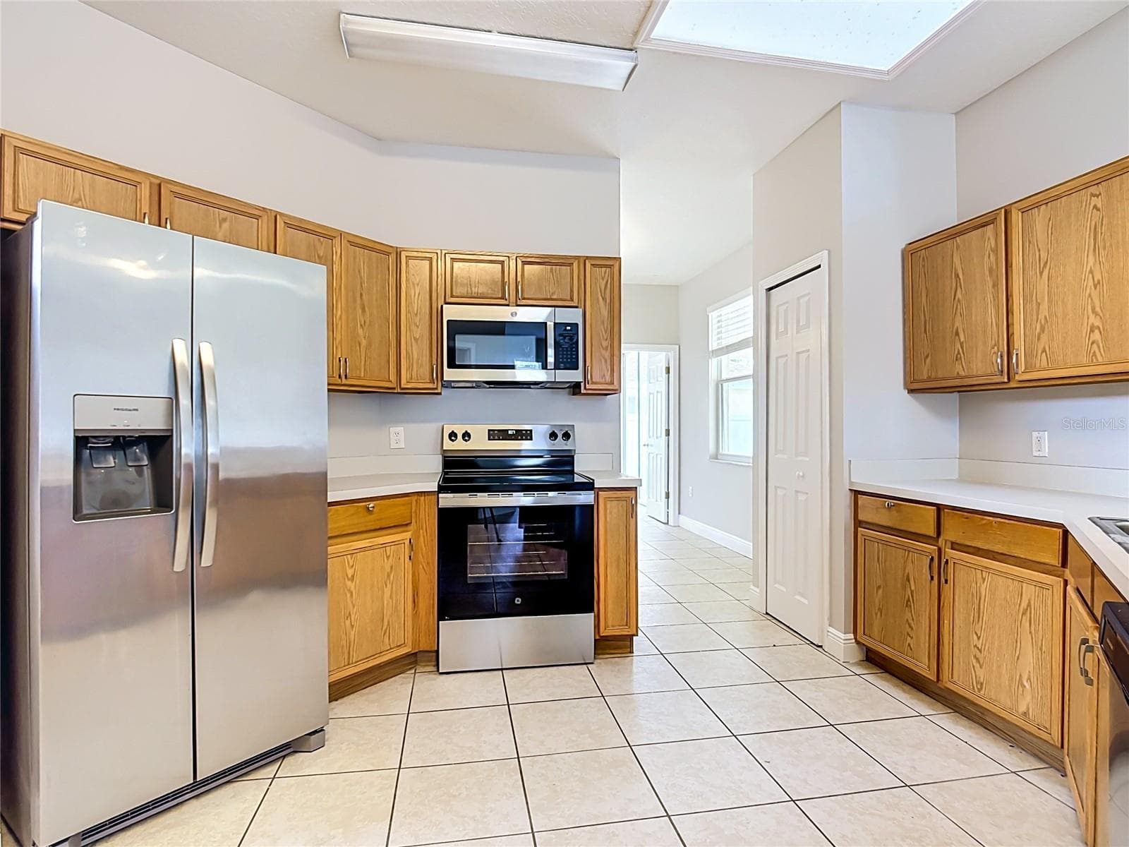 Single Family Residence at 939 GASCONY CT, KISSIMMEE, photo 10 of 34