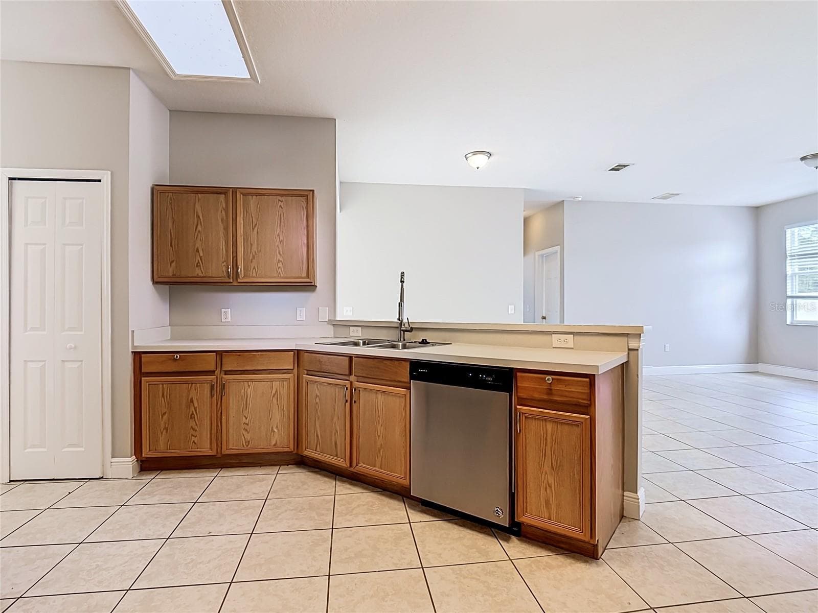 Single Family Residence at 939 GASCONY CT, KISSIMMEE, photo 11 of 34