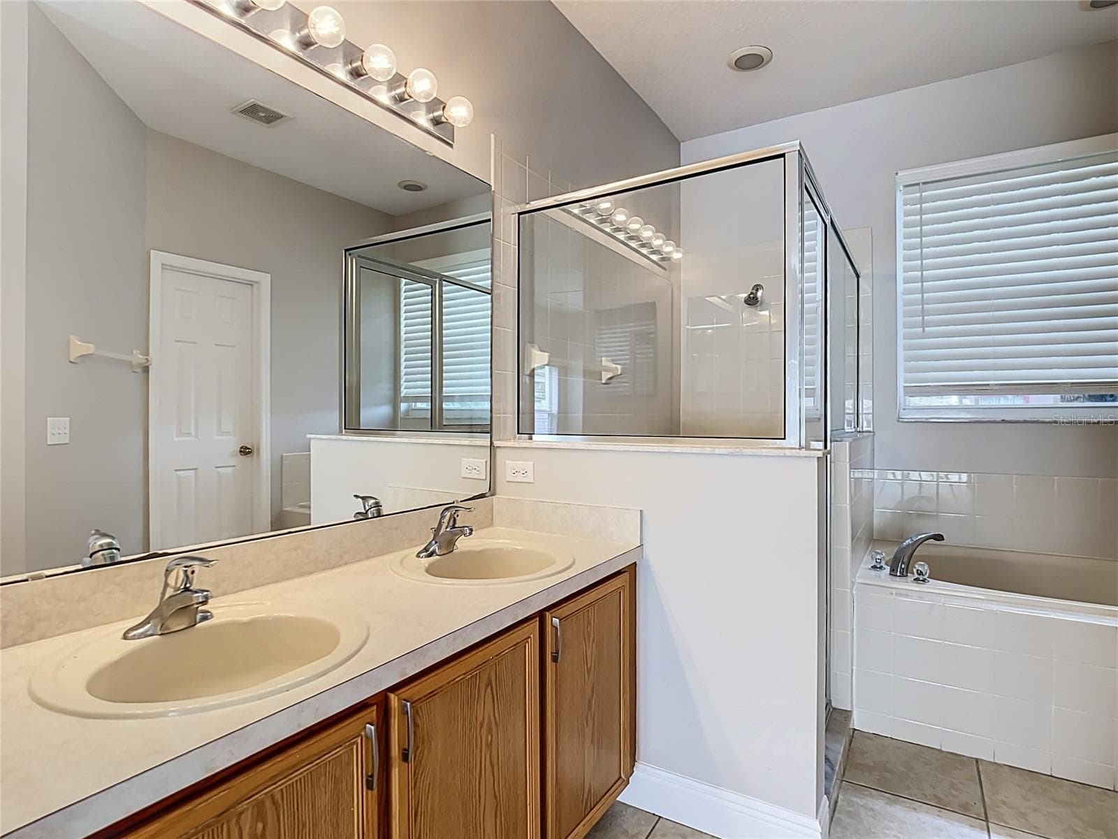 Single Family Residence at 939 GASCONY CT, KISSIMMEE, photo 23 of 34
