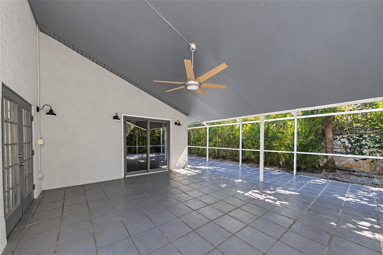 Lanai - 1800 ALTA VISTA ST, SARASOTA