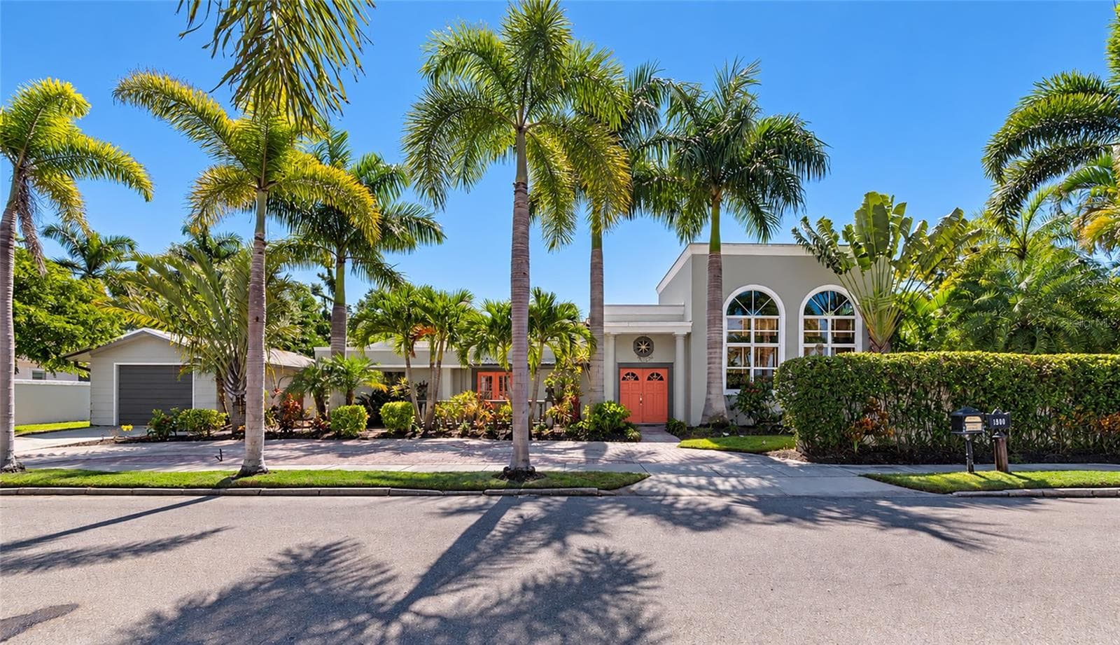 Side Yard Patio - 1800 ALTA VISTA ST, SARASOTA