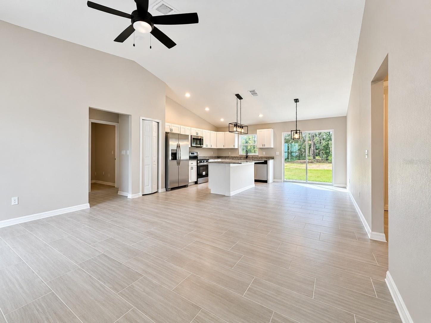Single Family Residence at 2120 SW OBEE RIDGE RD, DUNNELLON, photo 2 of 13