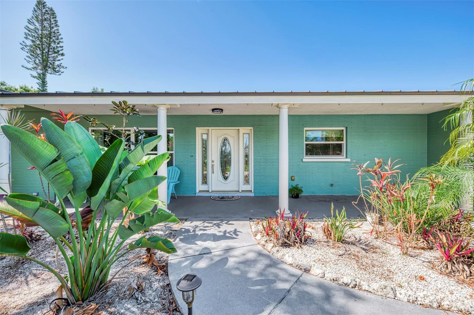 Single Family Residence at 3078 SPENCER LN, SARASOTA, photo 3 of 43