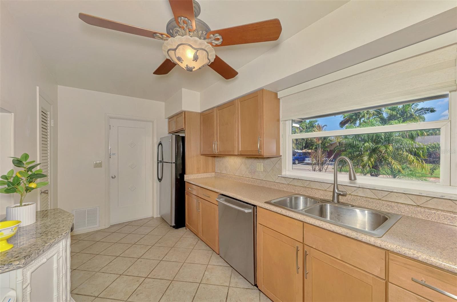 Single Family Residence at 3078 SPENCER LN, SARASOTA, photo 21 of 43