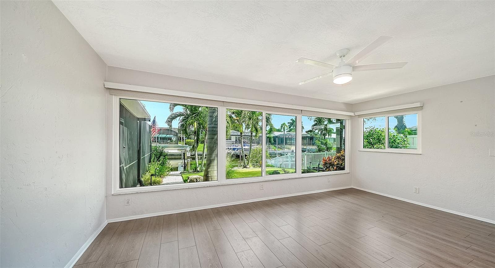 Bedroom in Rear or Great for an Office or Craft Room overlooking the tropical backyard. - 4907 CORAL BLVD, BRADENTON