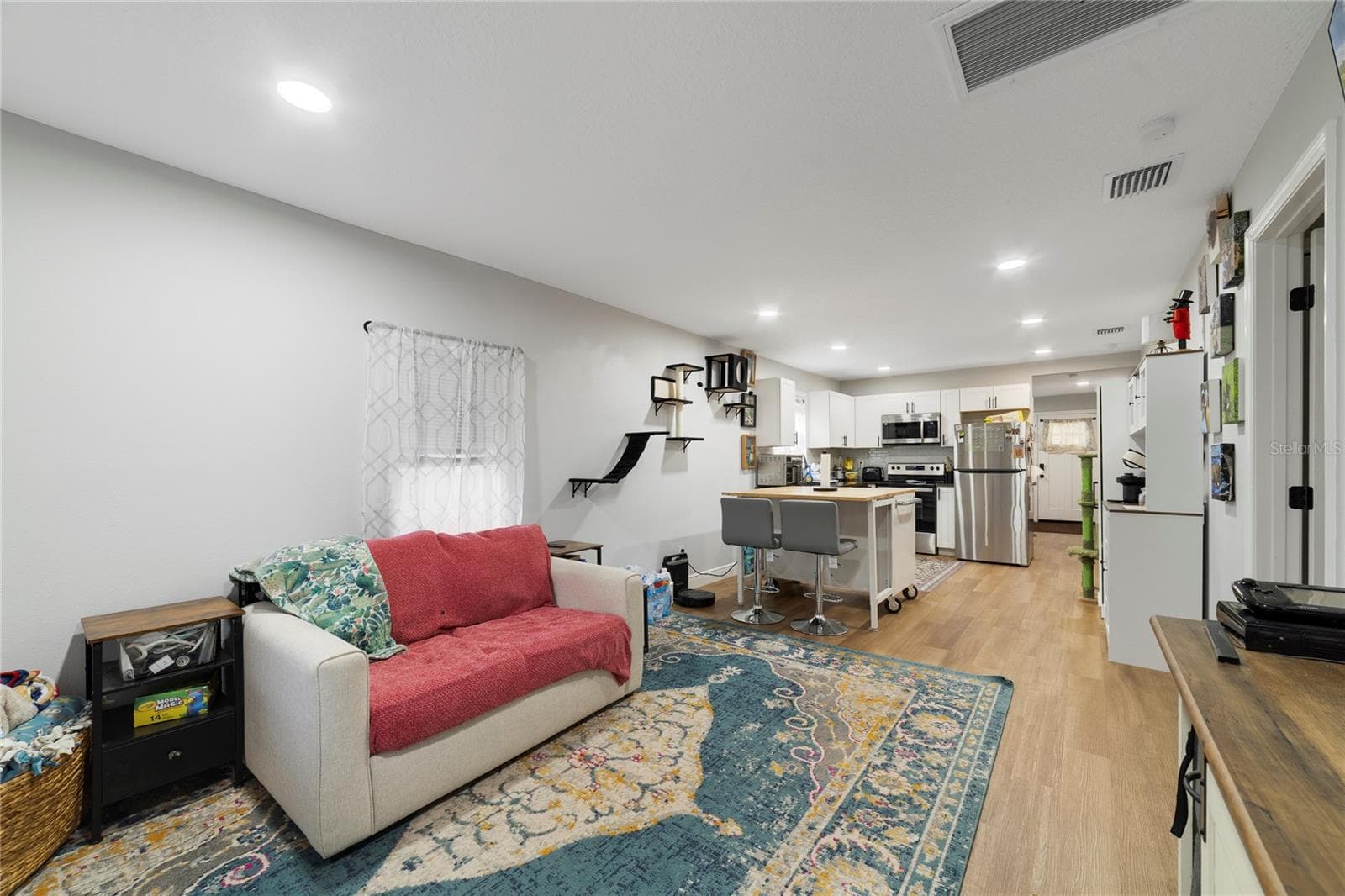 Single Family Residence at 812 S LOCUST AVE, SANFORD, photo 4 of 16