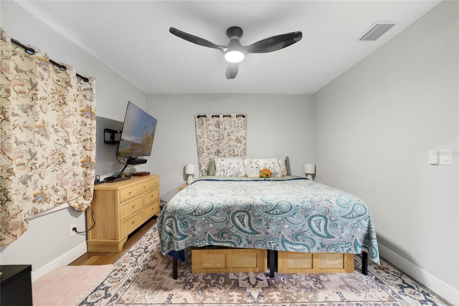 Single Family Residence at 812 S LOCUST AVE, SANFORD, photo 9 of 16