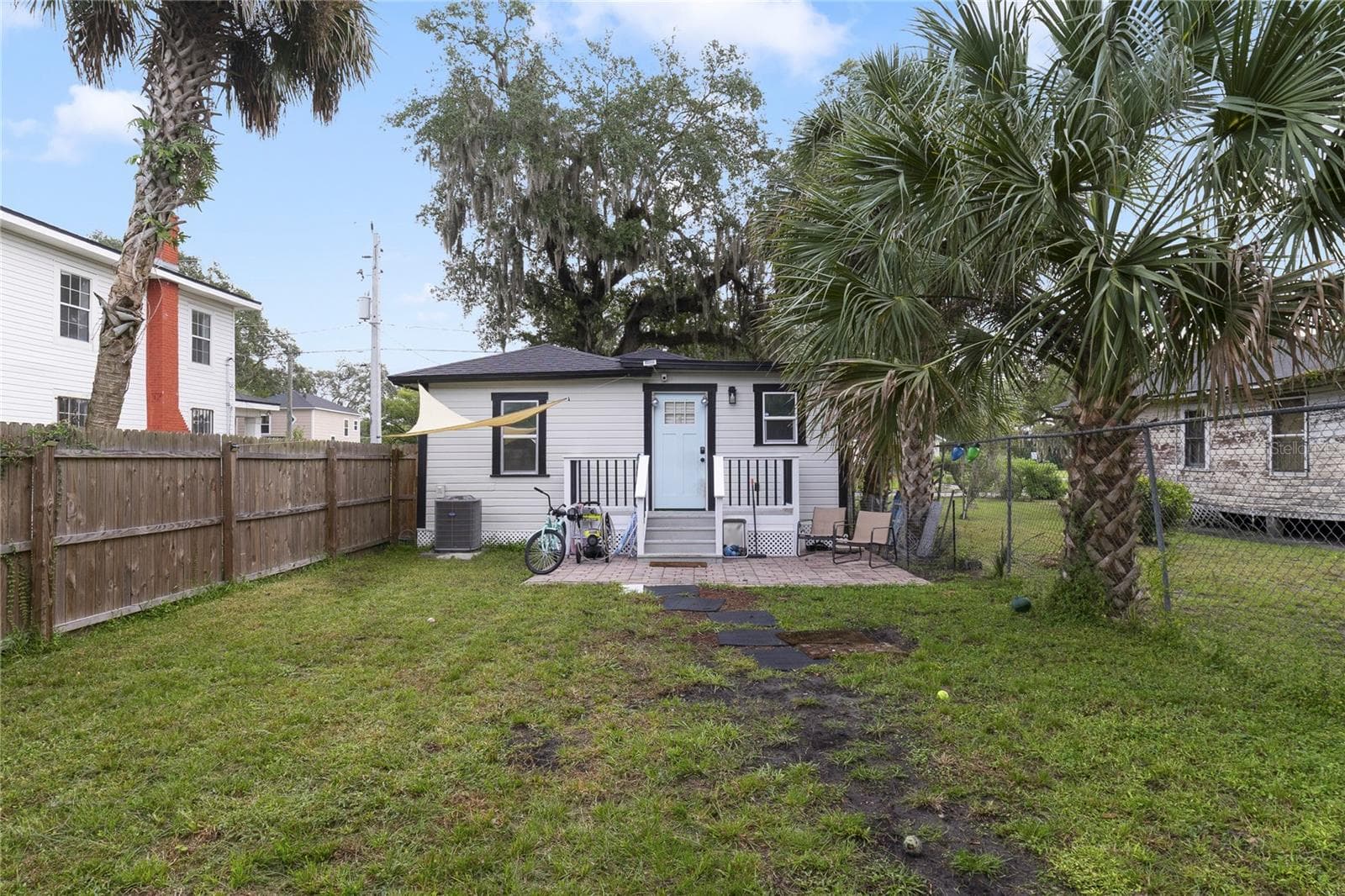 Single Family Residence at 812 S LOCUST AVE, SANFORD, photo 15 of 16