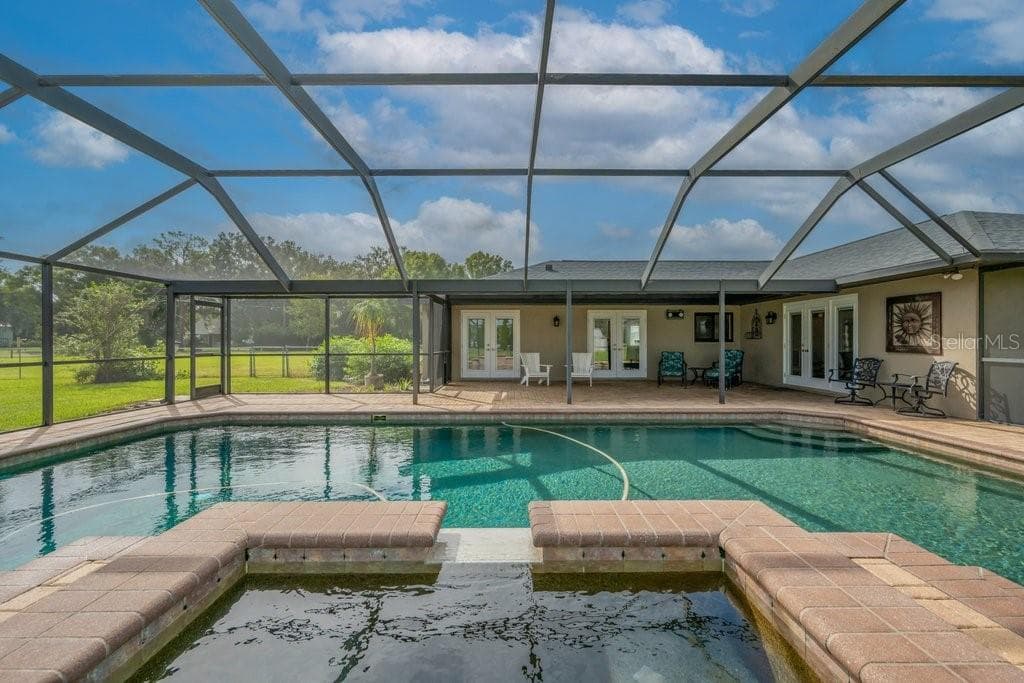 Pool and spa - 5710 WO GRIFFIN RD, PLANT CITY