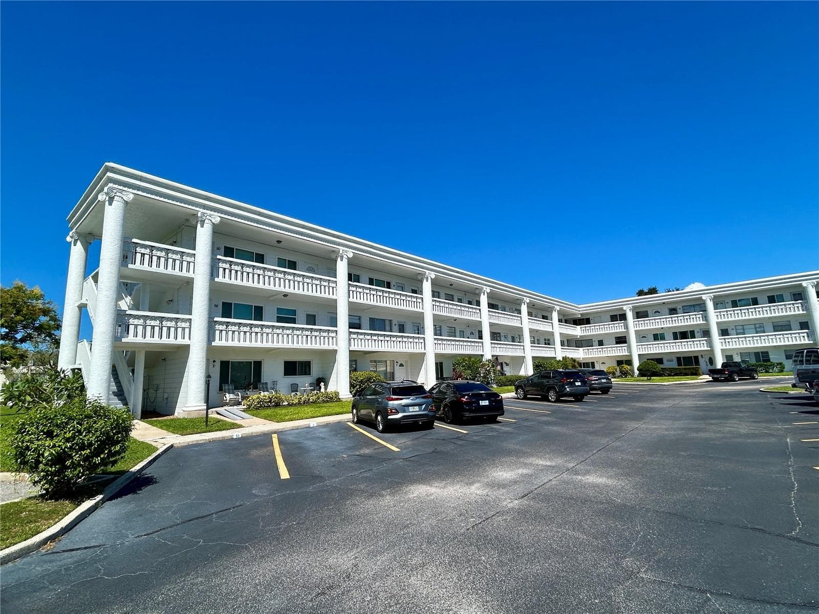 2454 AUSTRALIA WAY E #38