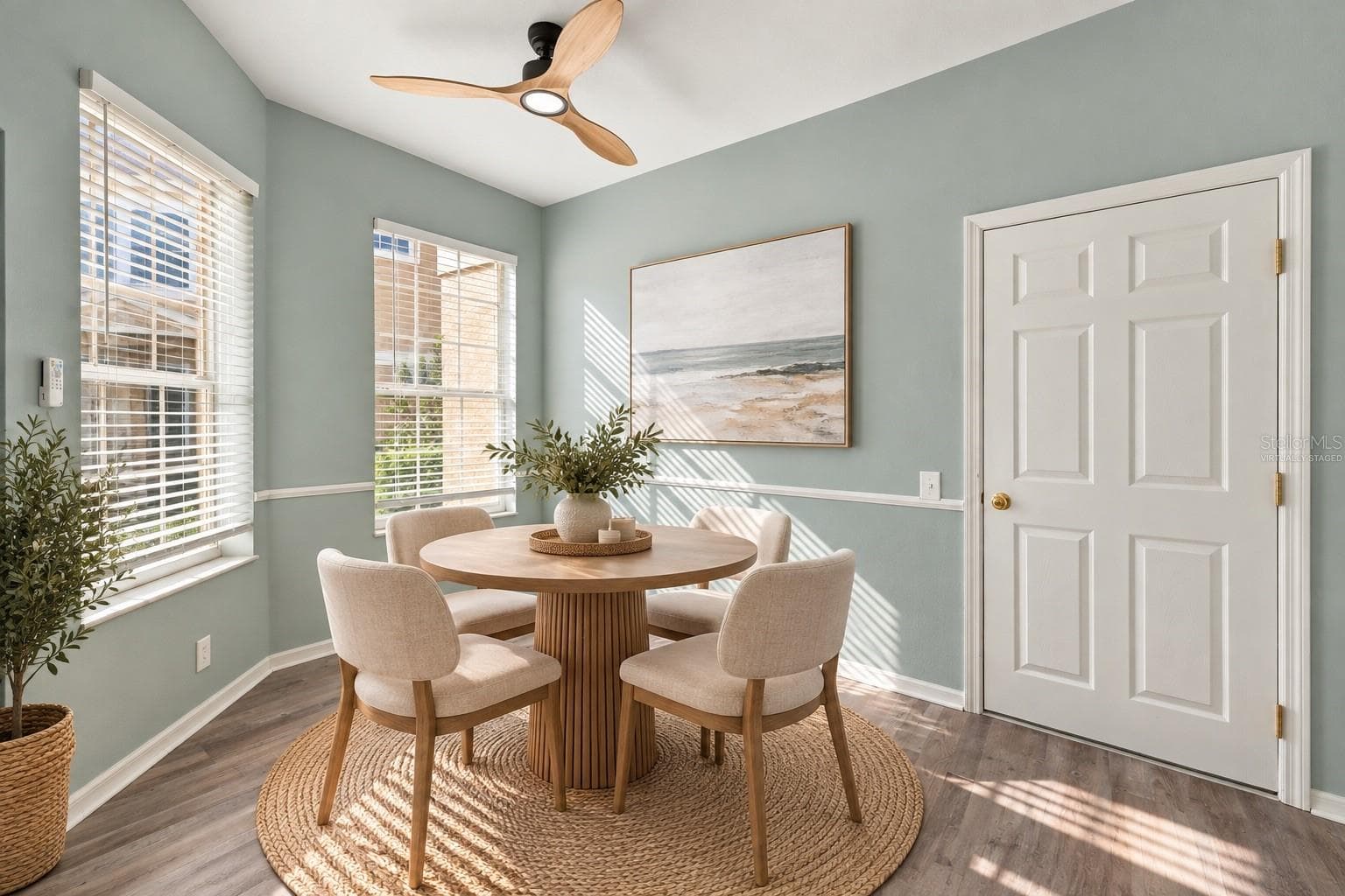 Virtually staged - eat in space in kitchen - 2555 NEWBERN DR, CLEARWATER