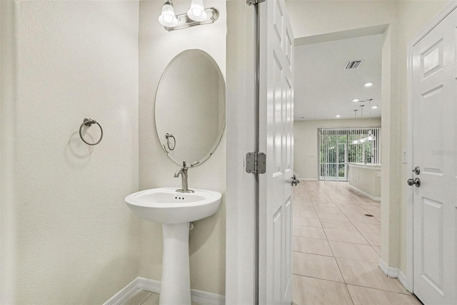 Townhouse at 2886 GRAND KEMERTON PL, TAMPA, photo 14 of 18