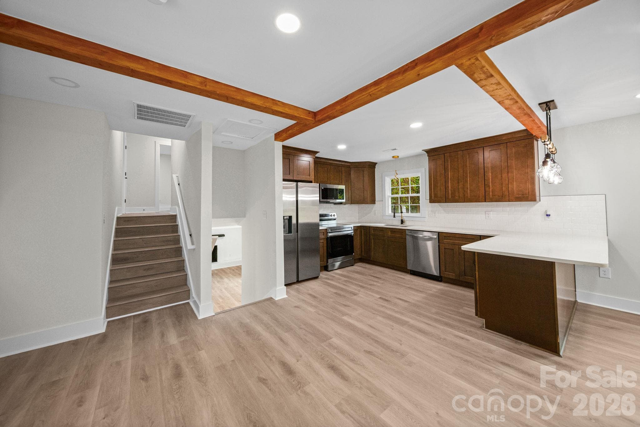 Single Family Residence at 6800 ludwig Drive, Charlotte, photo 7 of 35