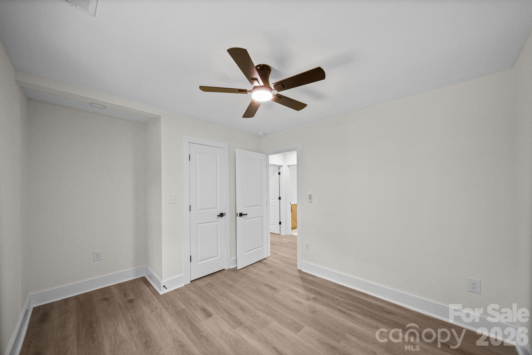Single Family Residence at 6800 ludwig Drive, Charlotte, photo 15 of 35
