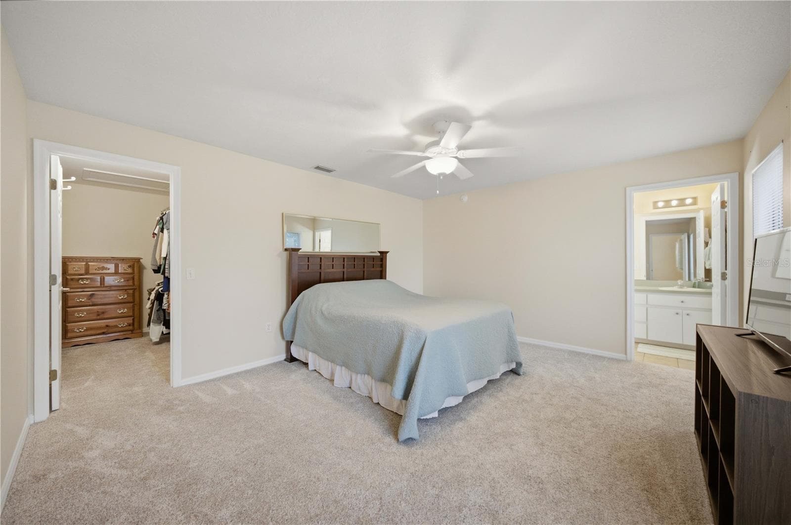 Single Family Residence at 638 W BARRYMORE DR, BEVERLY HILLS, photo 9 of 19