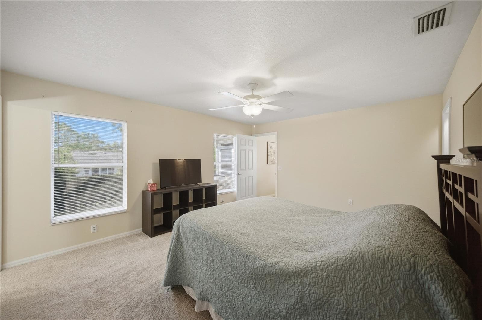 Single Family Residence at 638 W BARRYMORE DR, BEVERLY HILLS, photo 10 of 19