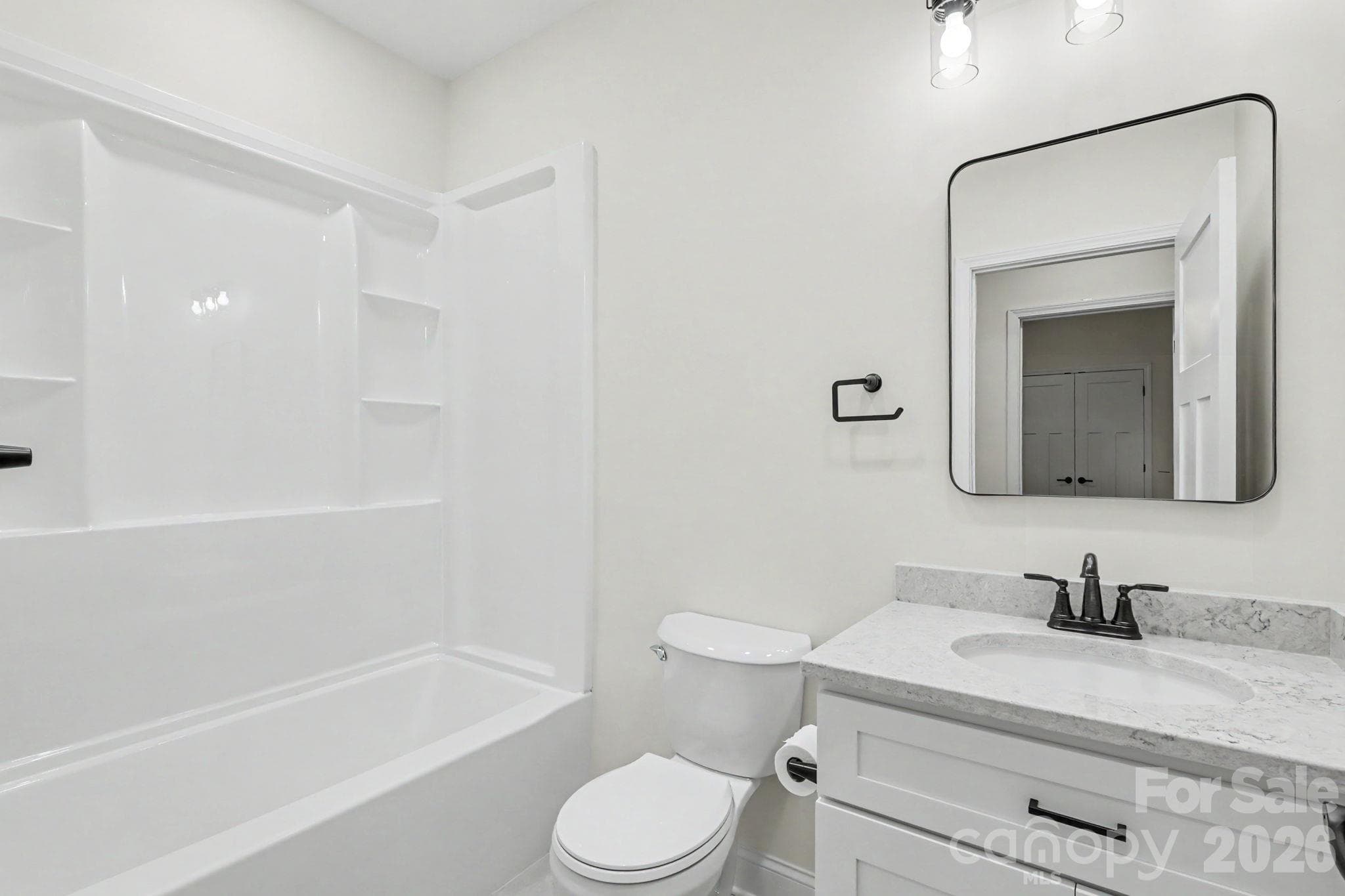 Hall full bath - 2121 Woodhurst Lane, Albemarle