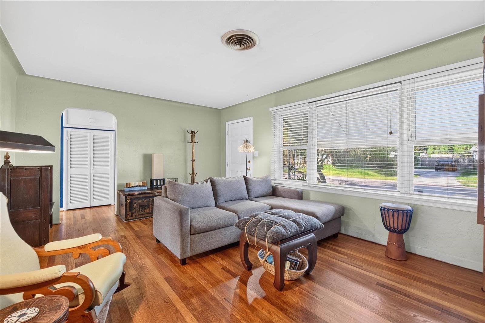 Single Family Residence at 3641 QUEEN ST N, ST PETERSBURG, photo 5 of 23
