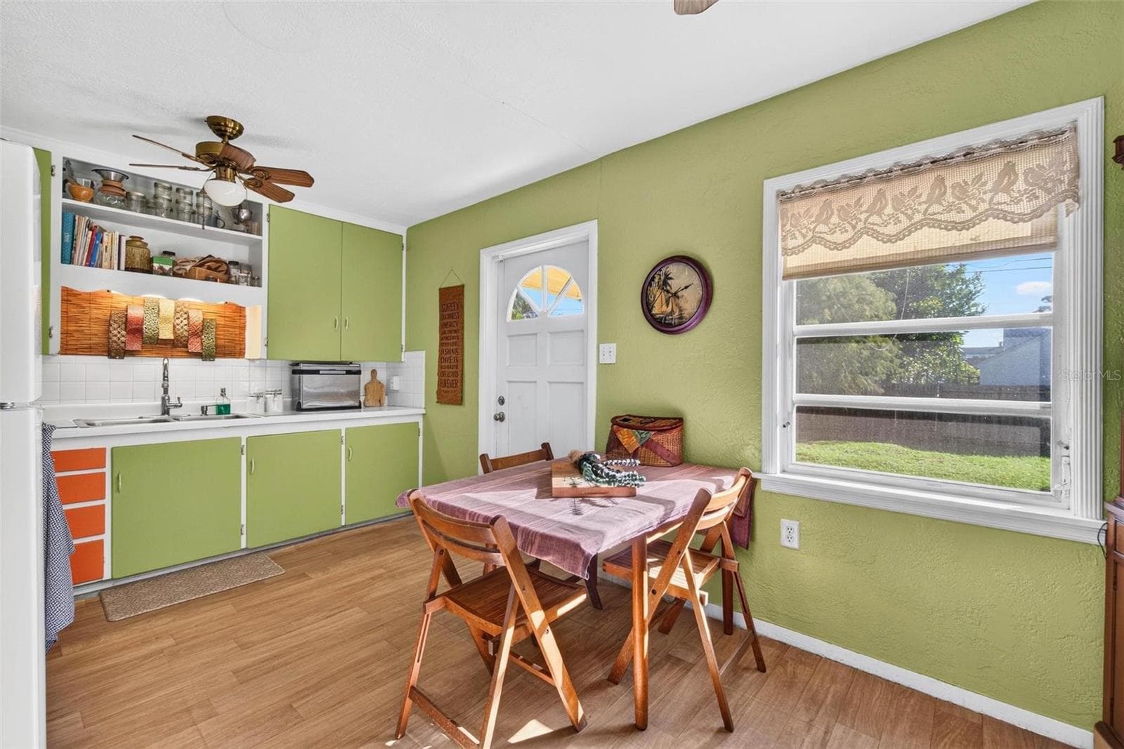 Single Family Residence at 3641 QUEEN ST N, ST PETERSBURG, photo 6 of 23