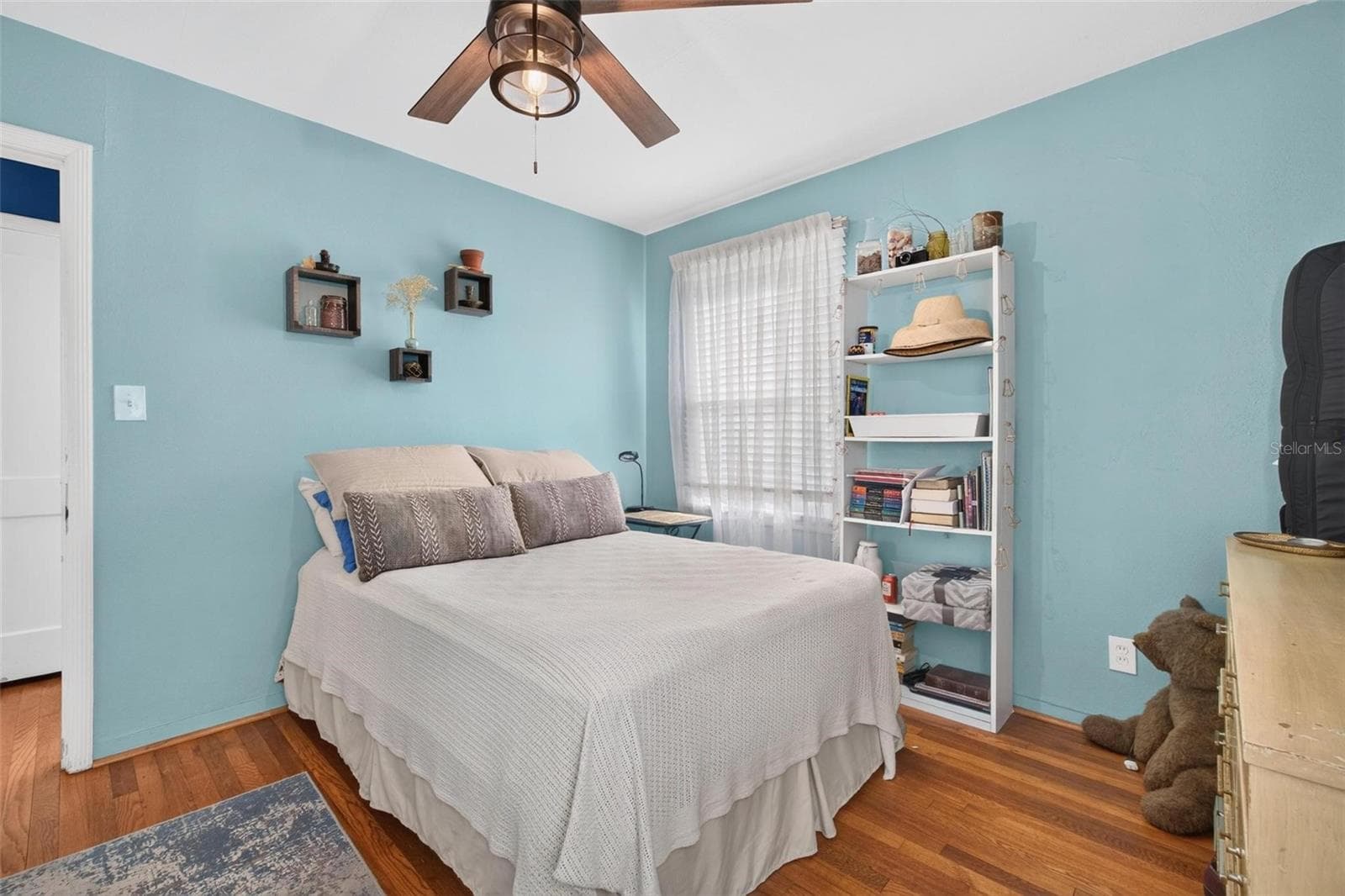 Single Family Residence at 3641 QUEEN ST N, ST PETERSBURG, photo 12 of 23