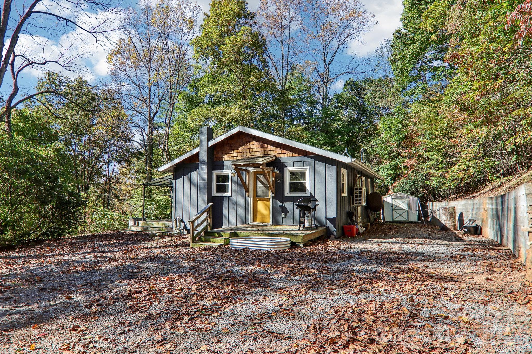 This little place exudes charm and solitude - 32 Viola Lane, Swannanoa