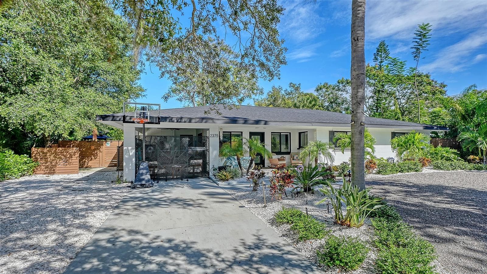 Single Family Residence at 2375 DATURA ST, SARASOTA, photo 4 of 60