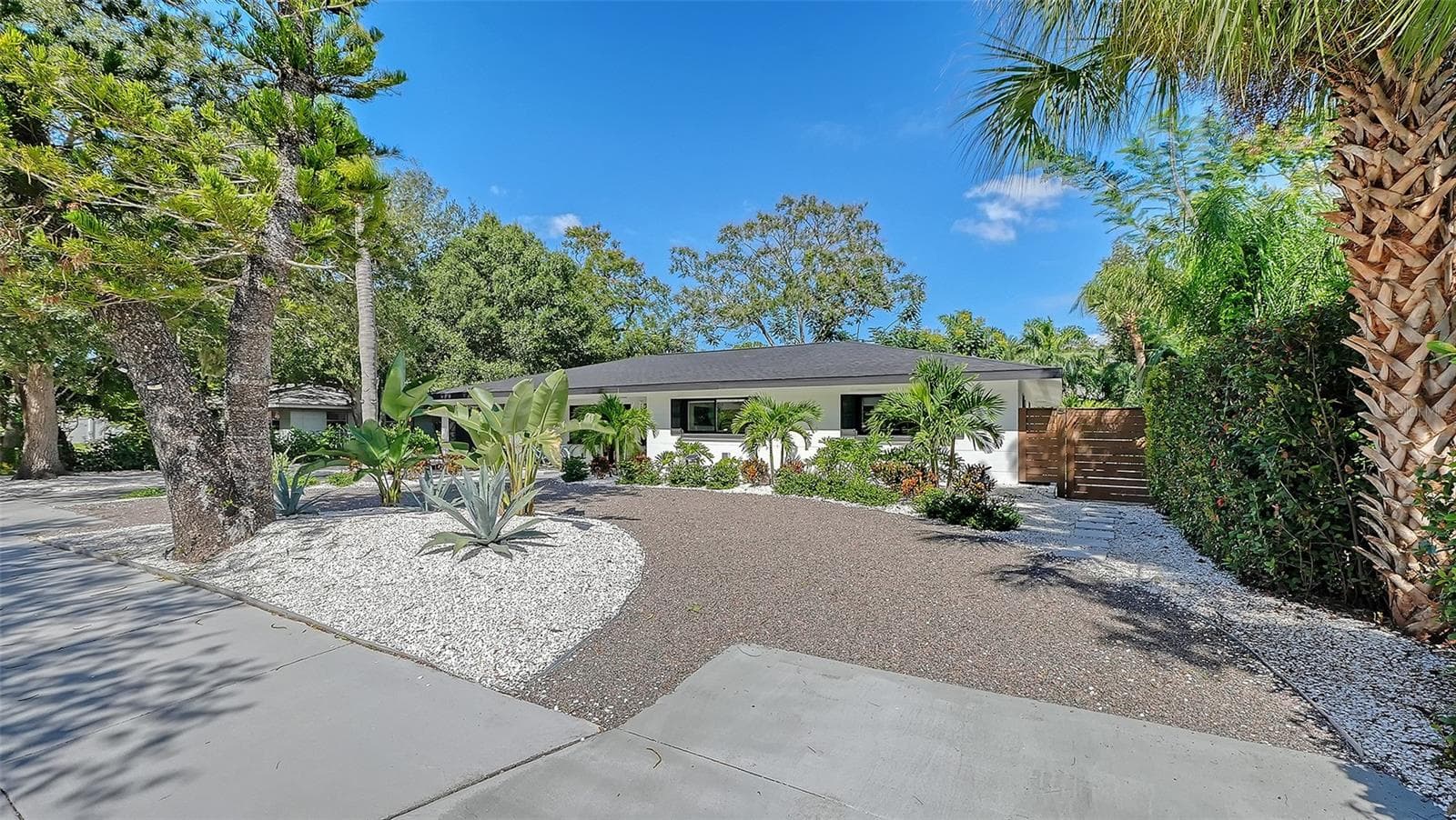 Single Family Residence at 2375 DATURA ST, SARASOTA, photo 7 of 60
