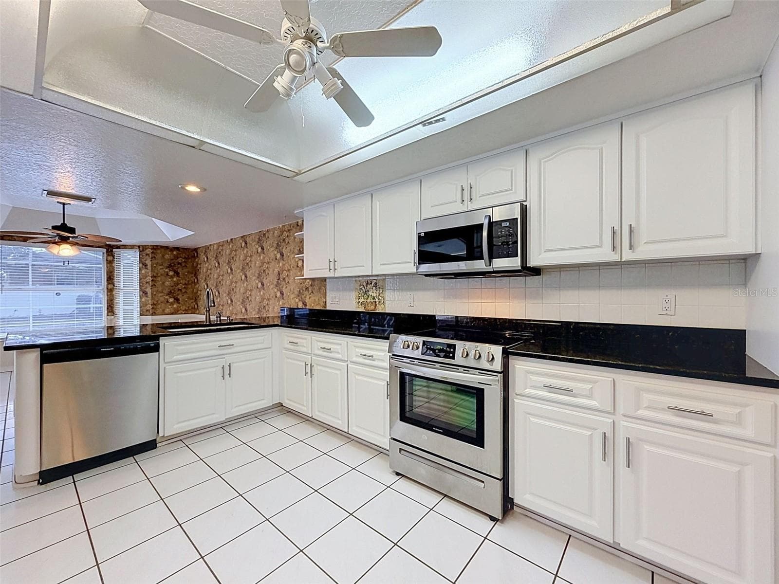 Single Family Residence at 10074 SLEEPY WILLOW CT, SPRING HILL, photo 24 of 84