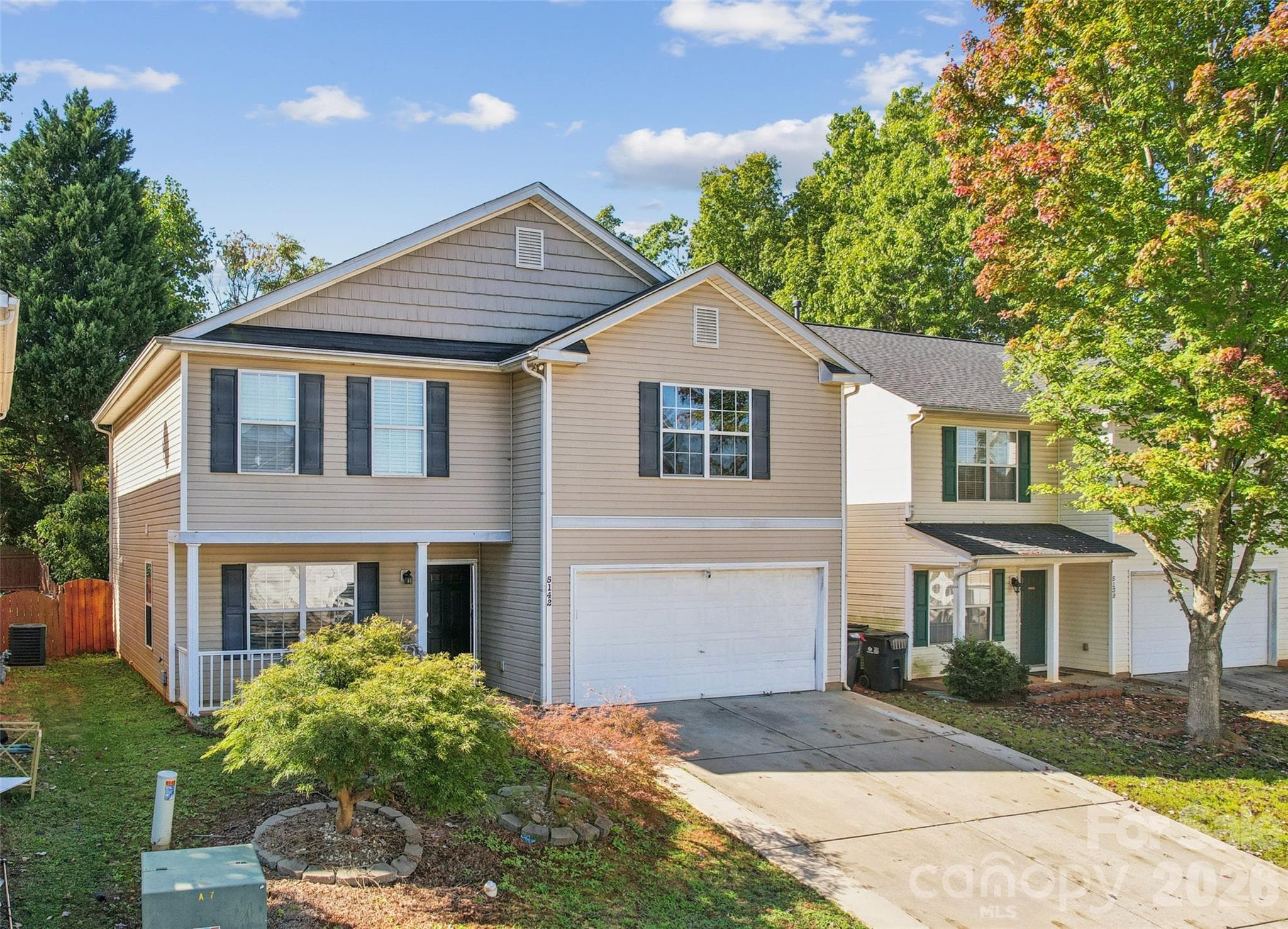 Single Family Residence at 5142 Grays Ridge Drive, Charlotte, photo 2 of 23