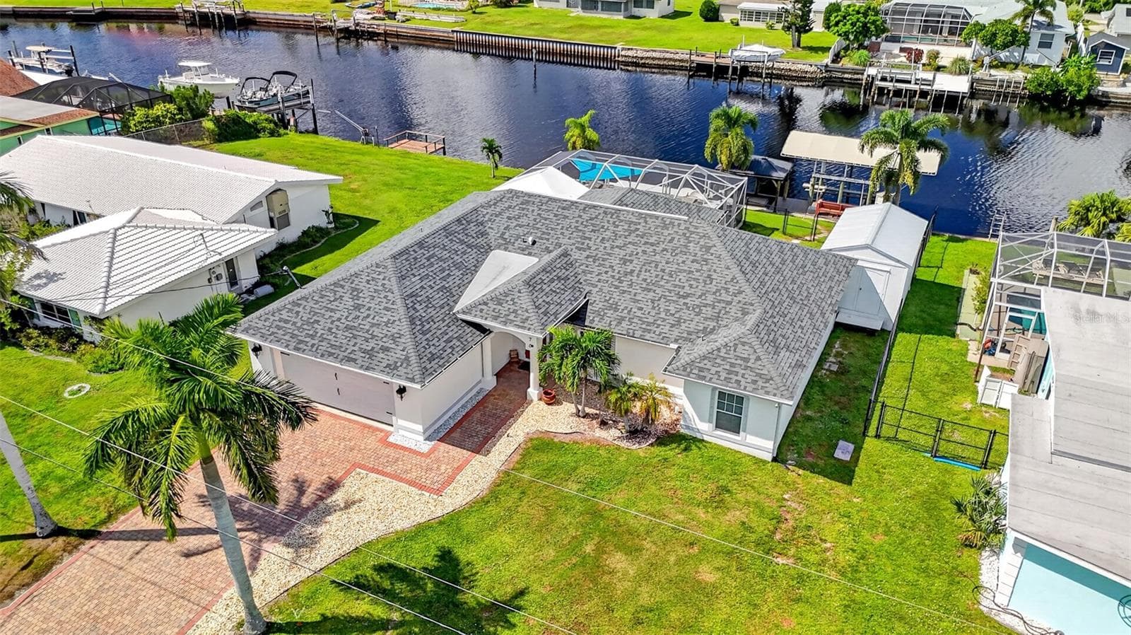 270 E TARPON BLVD NW