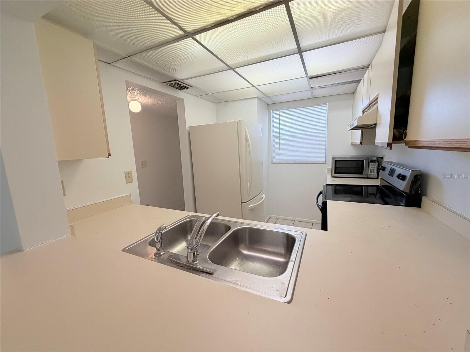 Condominium at 8151 HEATHERWOOD DR #111, SEMINOLE, photo 4 of 26