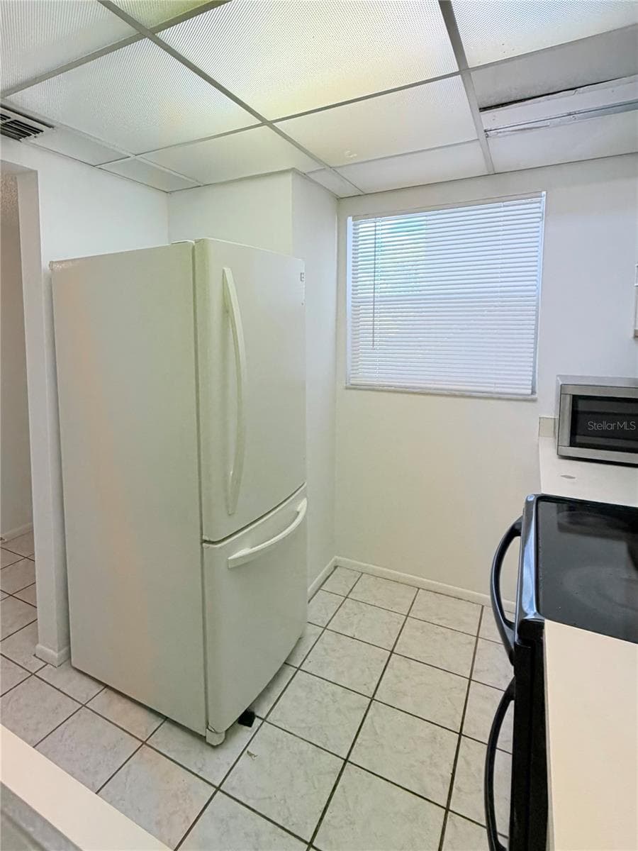 kitchen - 8151 HEATHERWOOD DR #111, SEMINOLE