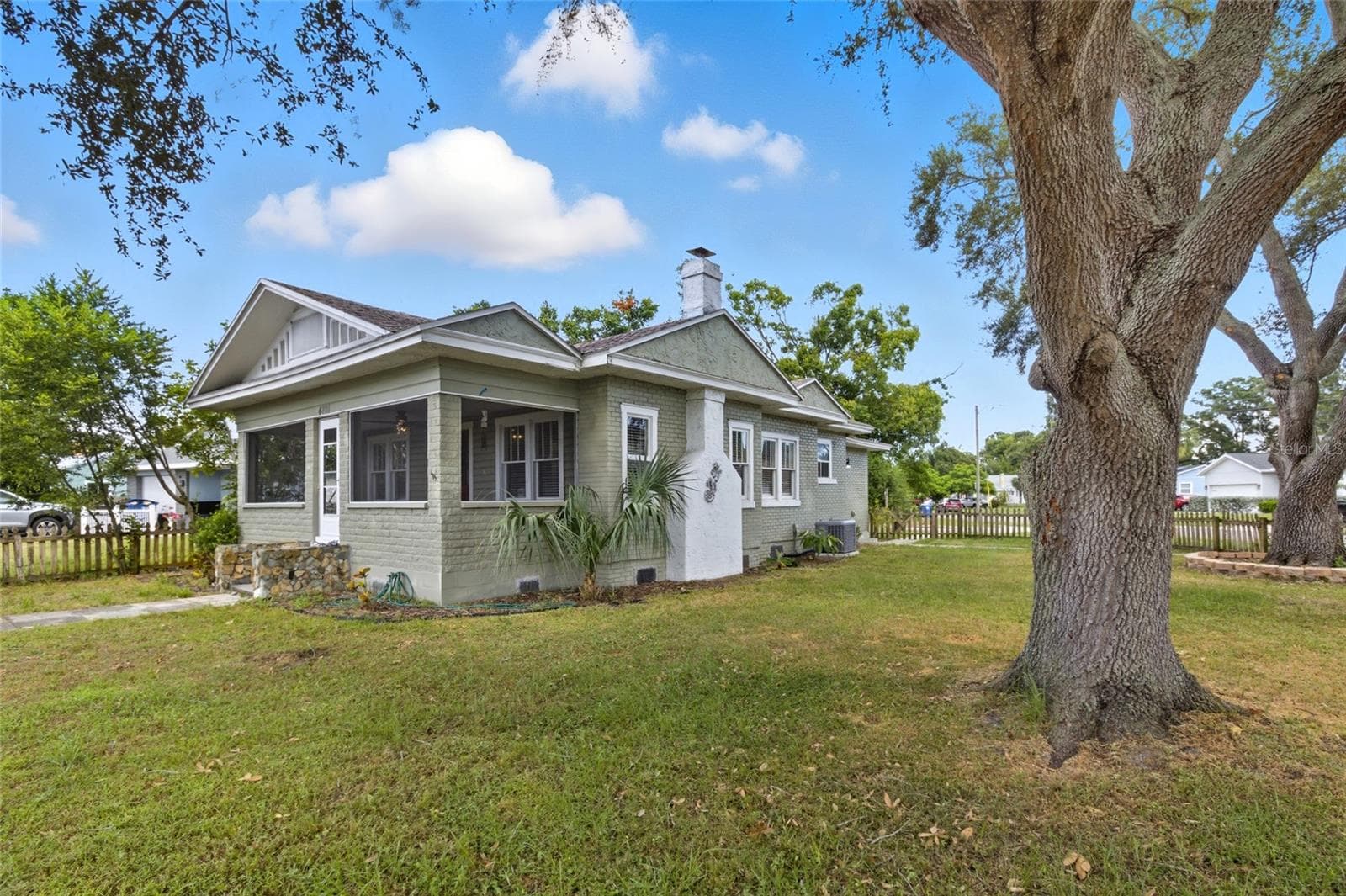 Single Family Residence at 4701 HAINES RD N, ST PETERSBURG, photo 6 of 37