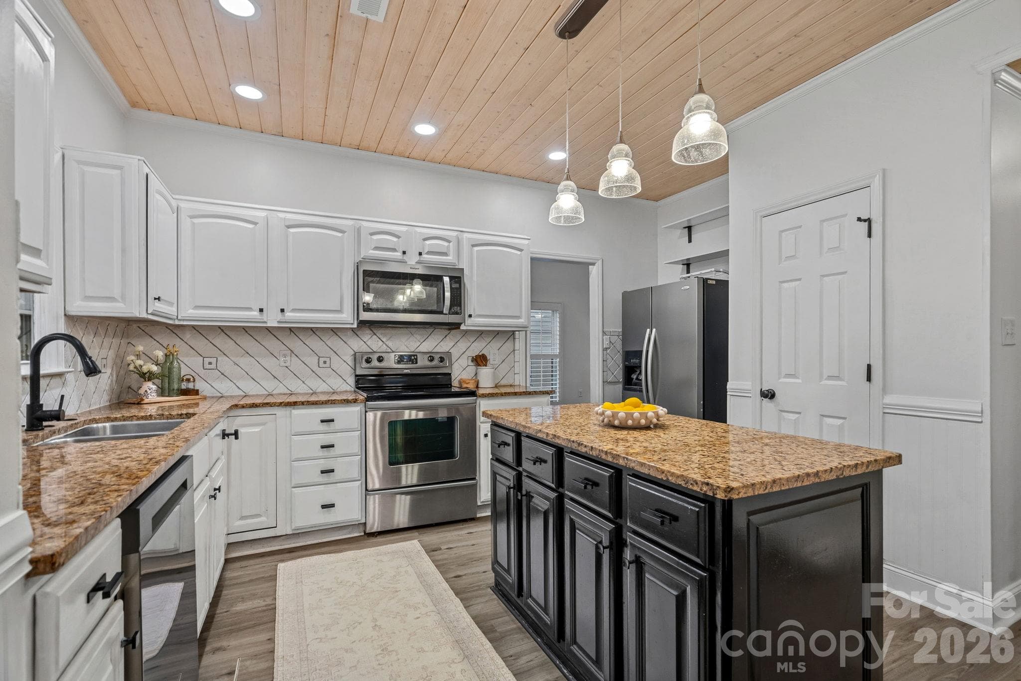 Single Family Residence at 135 Southhaven Drive, Mooresville, photo 8 of 35