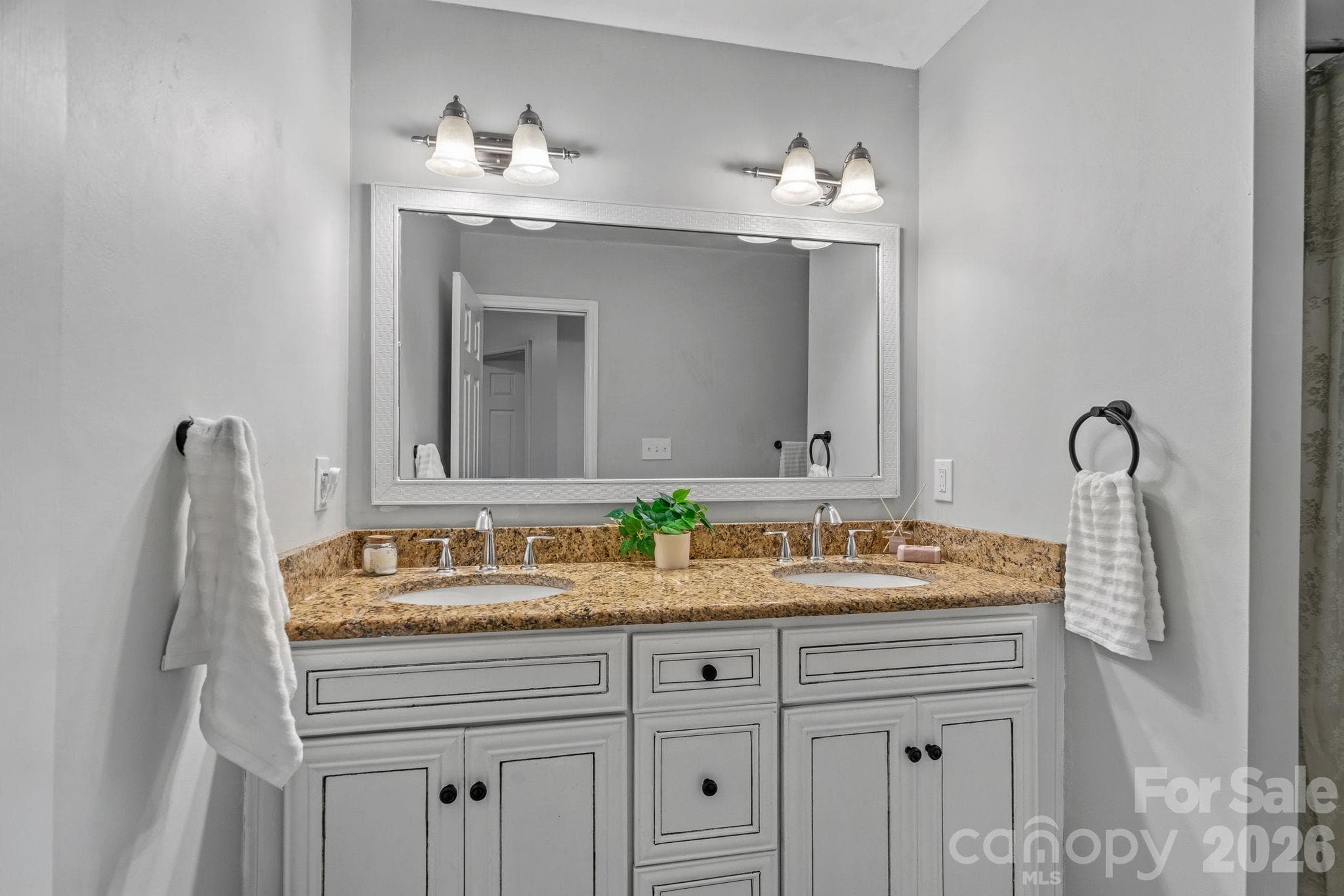 Full Bath - 135 Southhaven Drive, Mooresville