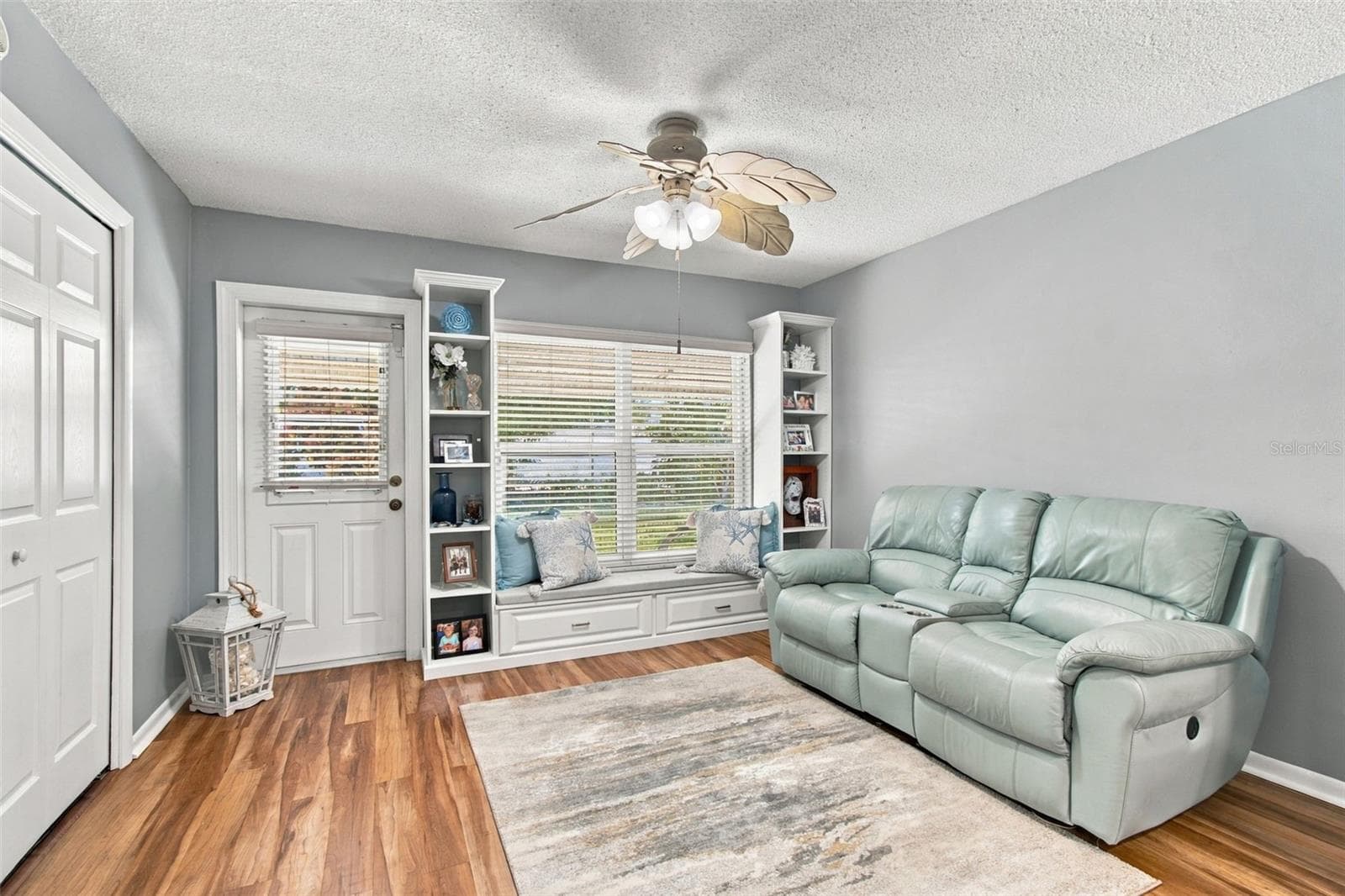 Florida Room - 1659 S LAKE AVE #1, CLEARWATER