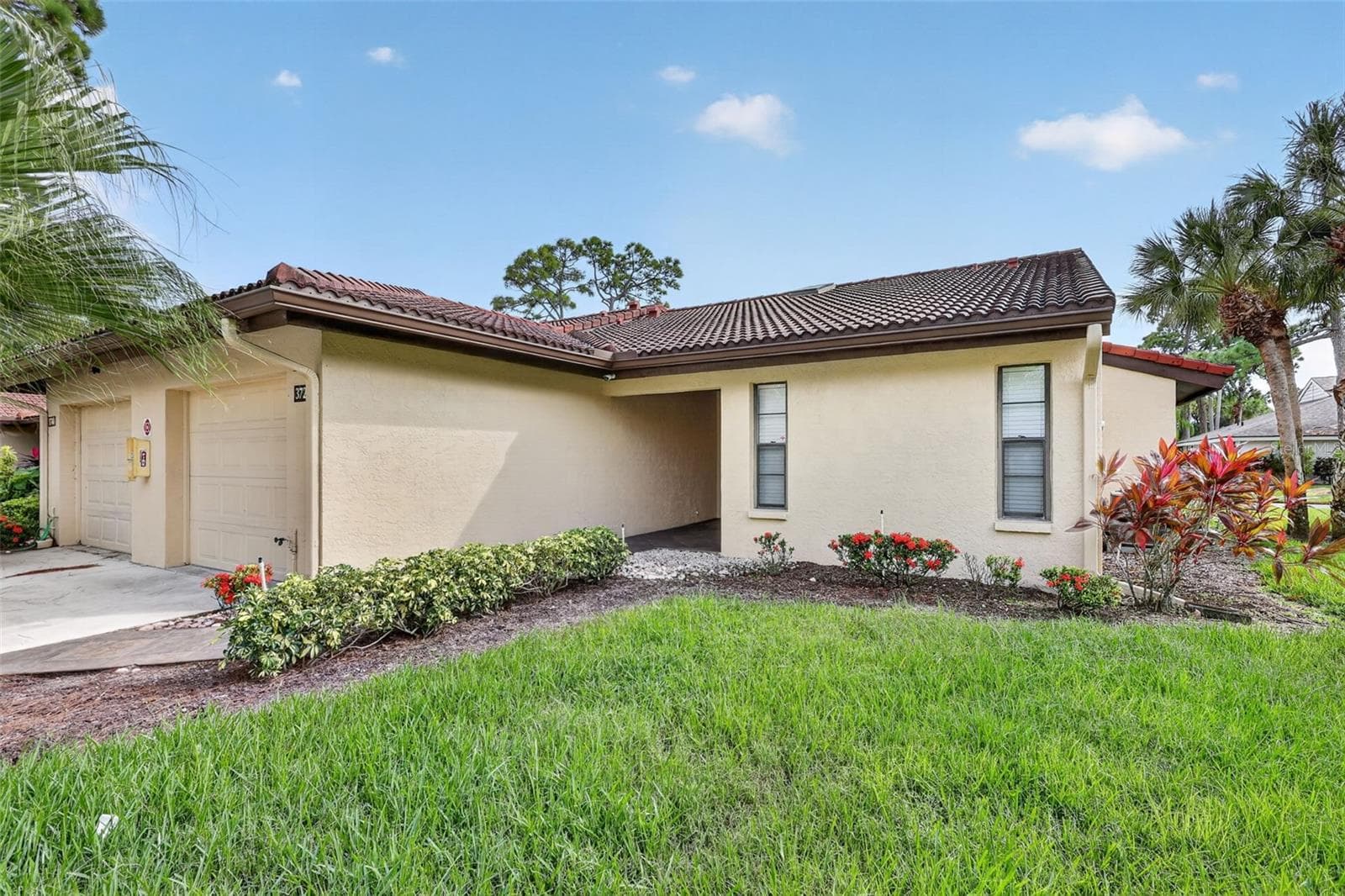 Front of the villa, 1 car garage - 3728 PINECONE CT #164, SARASOTA