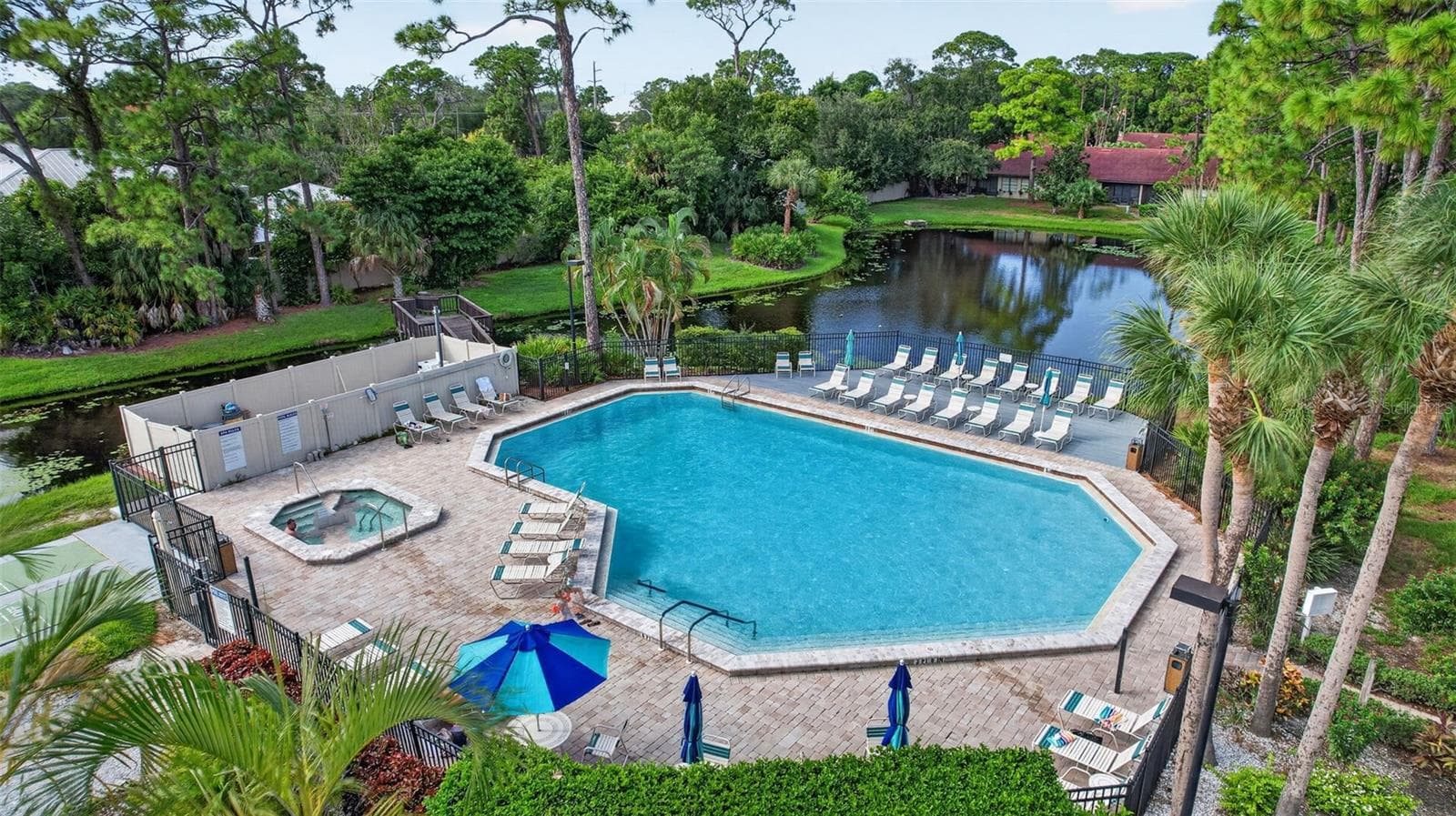 Heated Pool, Jacuzzi and Pool Deck in the Community - 3728 PINECONE CT #164, SARASOTA