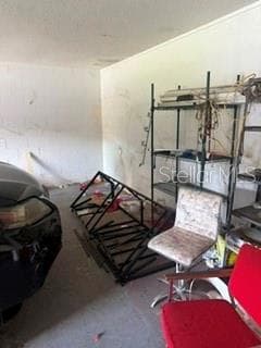 Large garage - 1800 SE 52ND CT, OCALA