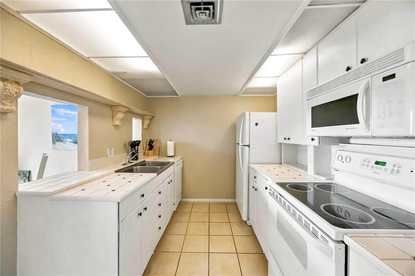 Condominium at 168 CIRCLEWOOD DR #102, VENICE, photo 14 of 31