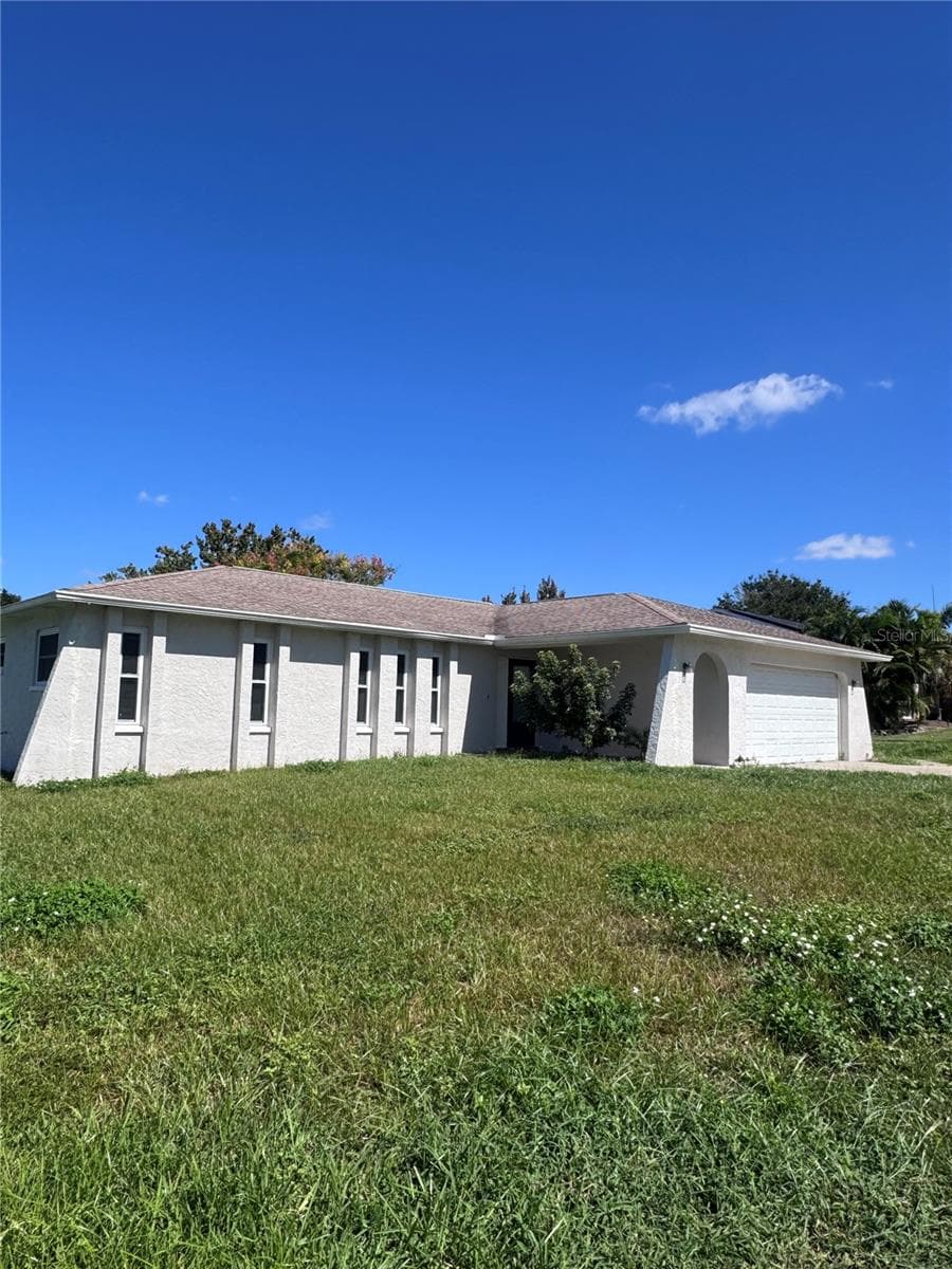 Single Family Residence at 209 LEAFWOOD RD, TARPON SPRINGS, photo 2 of 9