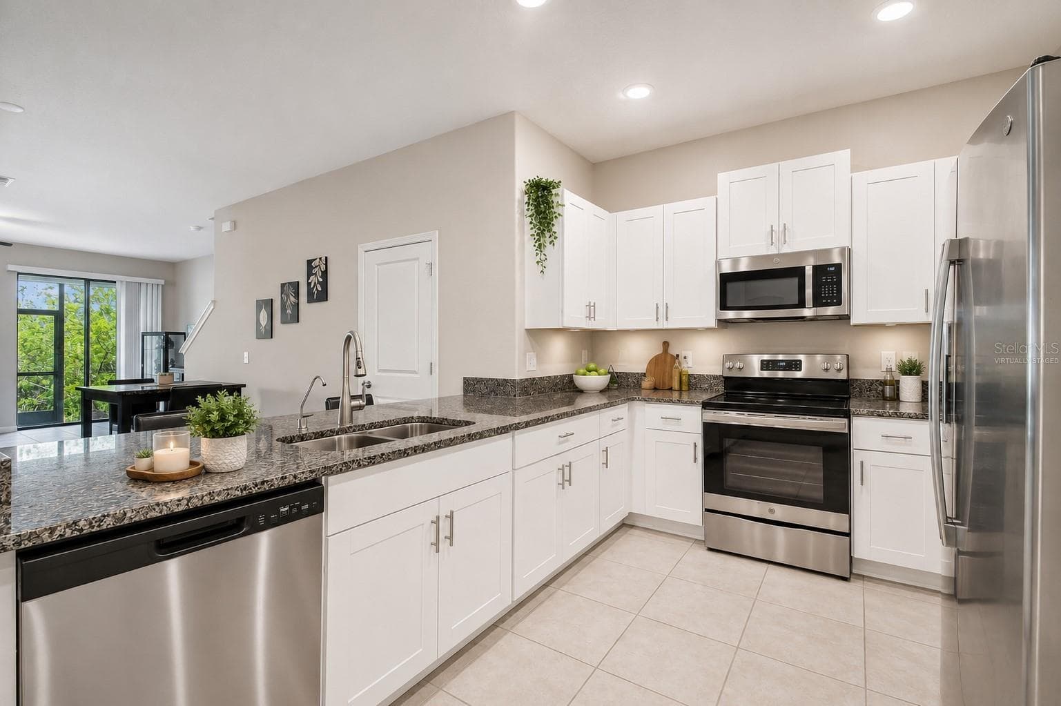 Kitchen Virtually Staged - 633 ROYAL EMPRESS DR, RUSKIN