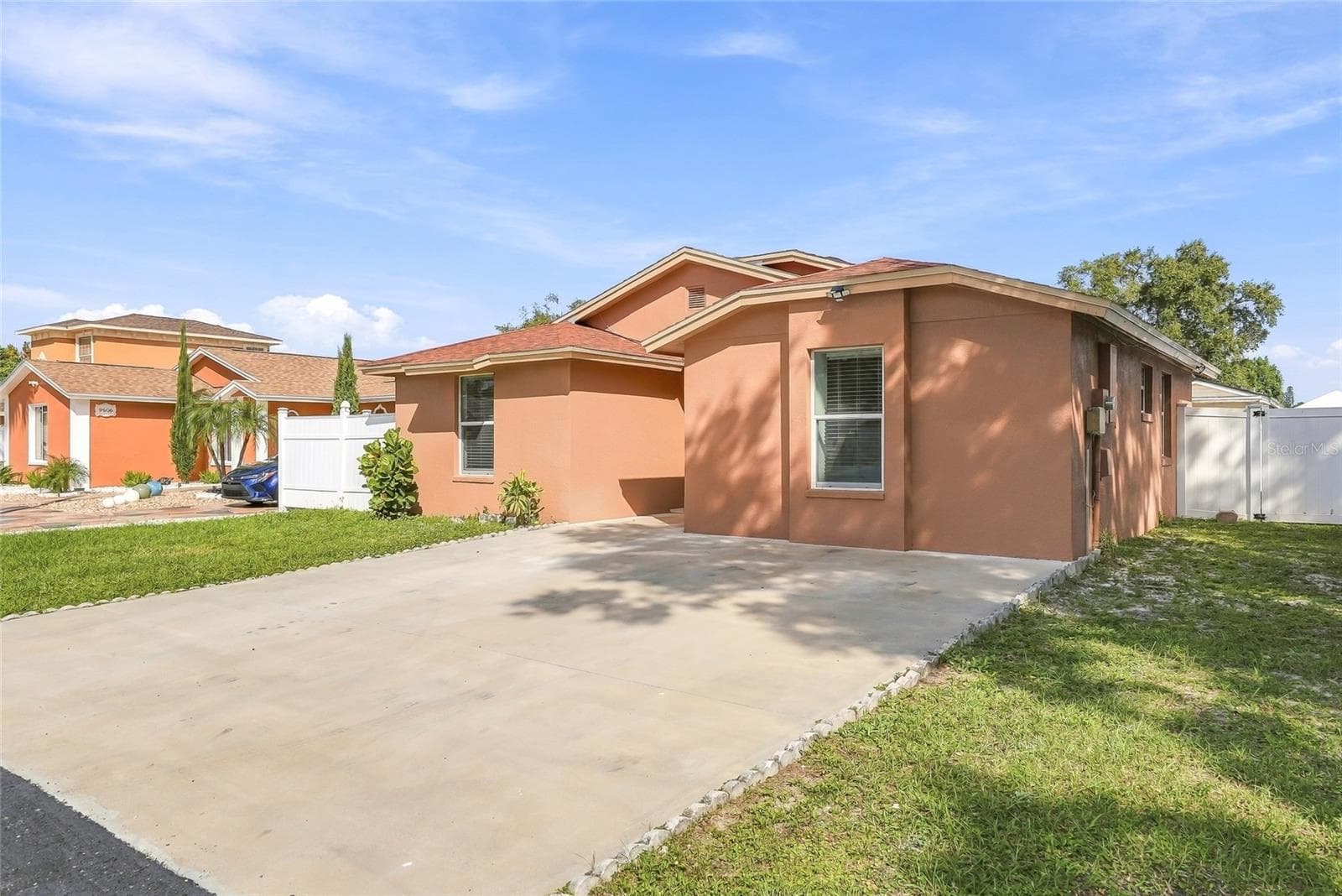 Single Family Residence at 9608 ELGIN CT, TAMPA, photo 3 of 34